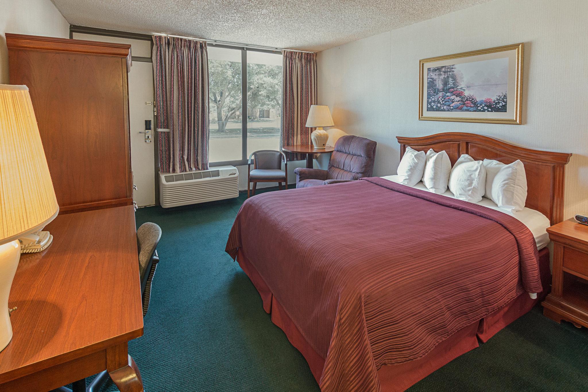 Quality Inn Ennis Buitenkant foto