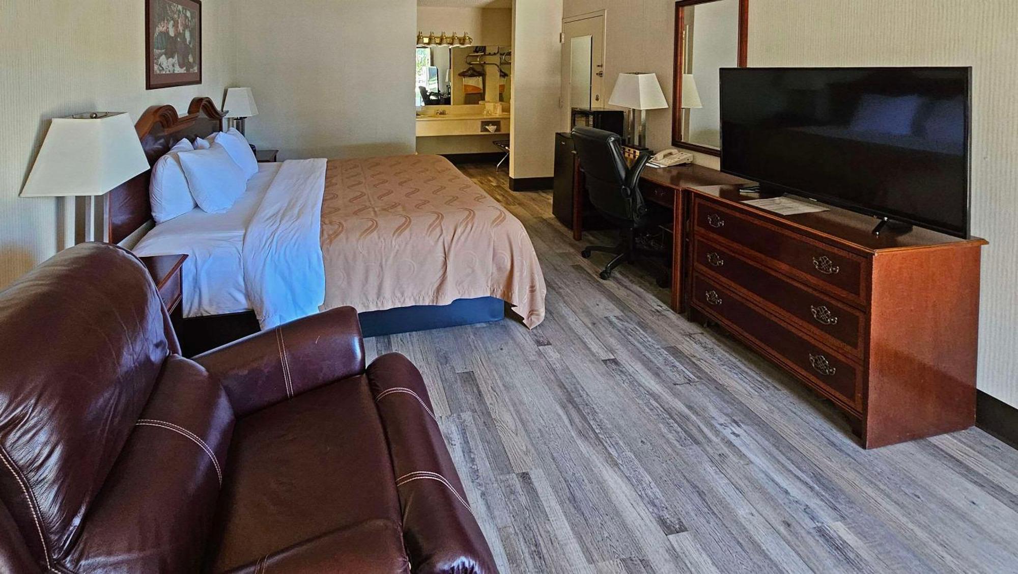 Quality Inn Ennis Buitenkant foto
