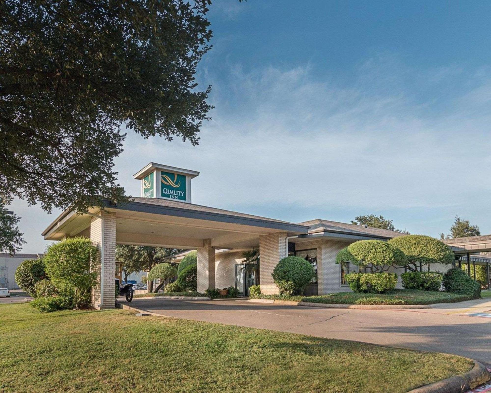 Quality Inn Ennis Buitenkant foto